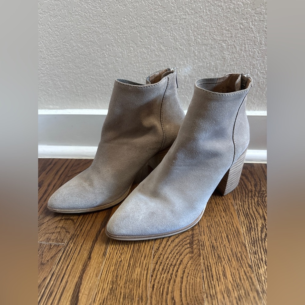 Steve Madden Jillian Tan almond shape leather ankle Boots size 7